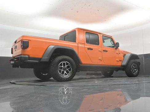 Used 2025 Jeep Gladiator Rubicon w/ Convenience Group AWD/4WD image 45