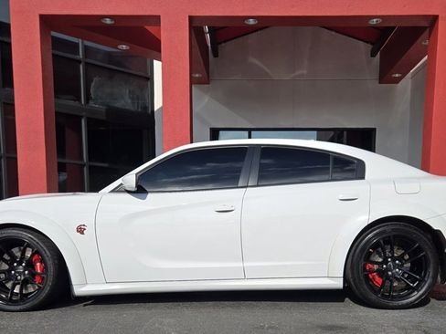 Used 2020 Dodge Charger SRT Hellcat w/ Harman/Kardon Audio Group image 4