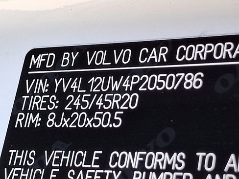 Used 2023 Volvo XC40 B5 Plus w/ Driver Assist Package image 27