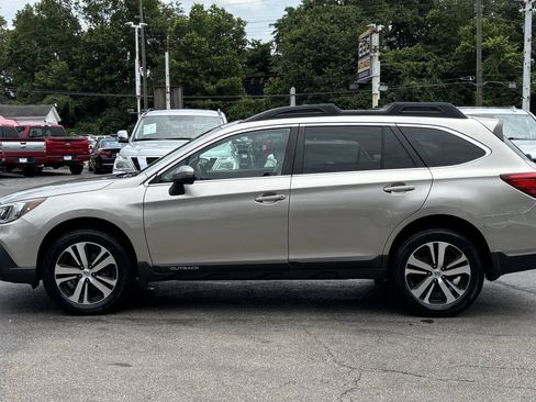Used 2018 Subaru Outback 2.5i Limited w/ Popular Package #2 AWD/4WD image 5
