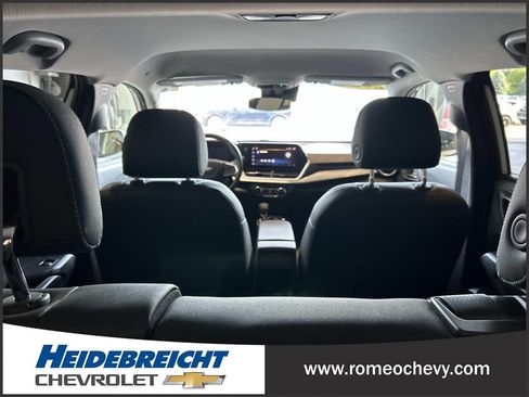 Used 2024 Chevrolet Trax LT w/ Driver Confidence Package FWD image 30