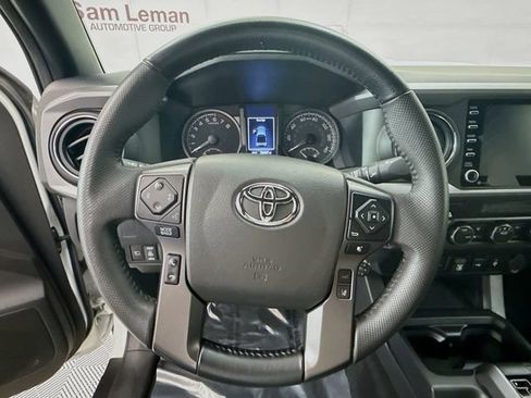 Used 2022 Toyota Tacoma TRD Sport image 11