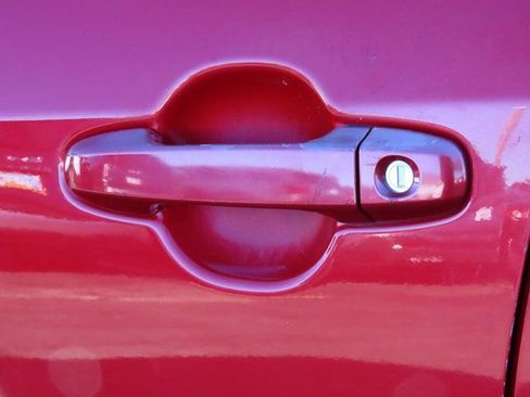 Used 2013 Toyota Camry LE image 18