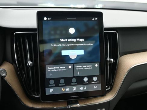 New 2026 Volvo XC60 B5 Plus w/ Climate Package image 12