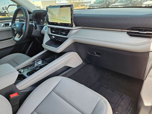 New 2026 Ford Explorer Active w/ Active Comfort Package image 31