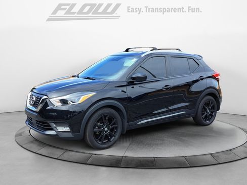 Used 2020 Nissan Kicks SR w/ SR Premium Package FWD image 4