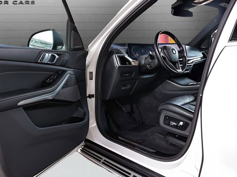 Used 2024 BMW X5 xDrive40i image 32