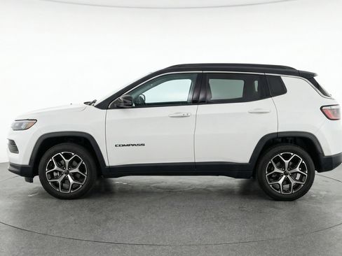 Used 2025 Jeep Compass Limited AWD/4WD image 5