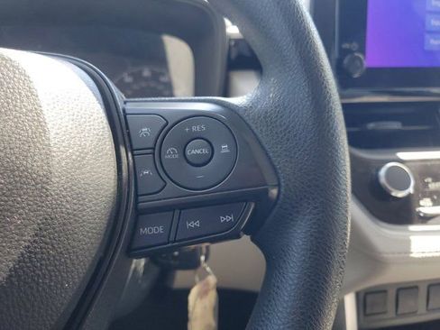 Used 2023 Toyota Corolla Cross L image 22