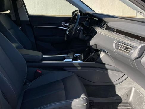 Used 2022 Audi e-tron Premium image 47