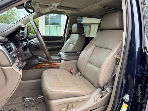 Used 2020 Chevrolet Suburban Premier AWD/4WD image 15