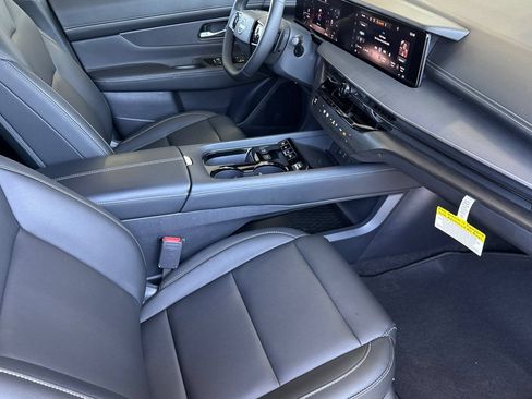 Certified 2025 Nissan Murano SV FWD image 21