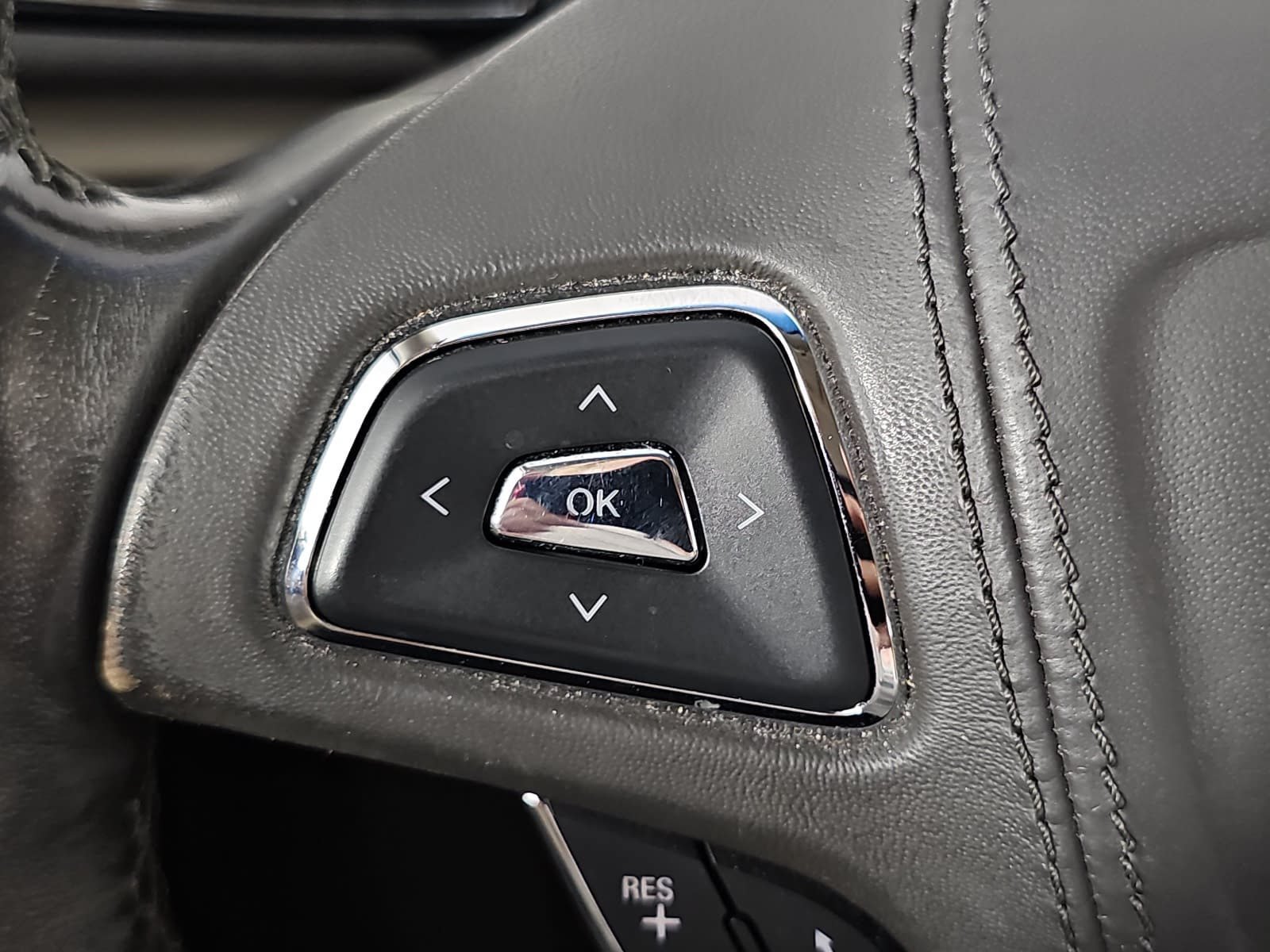 Used 2019 Lincoln MKZ Premiere FWD image 16