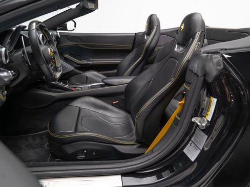 Used 2019 Ferrari Portofino image 61
