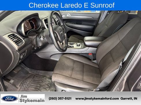 Used 2021 Jeep Grand Cherokee Laredo w/ Security & Convenience Group AWD/4WD image 20