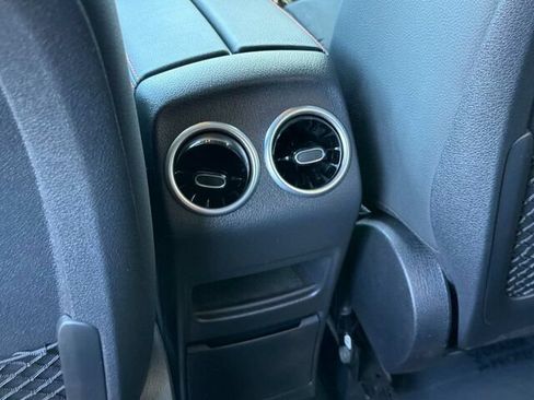 Used 2023 Mercedes-Benz GLB 250 image 16