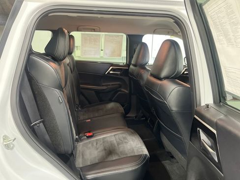 Used 2024 Mitsubishi Outlander SE image 51