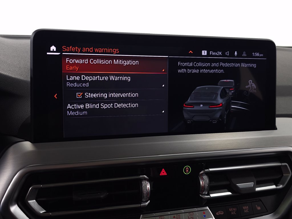 Used 2025 BMW X4 xDrive30i w/ M Sport Package AWD/4WD image 25