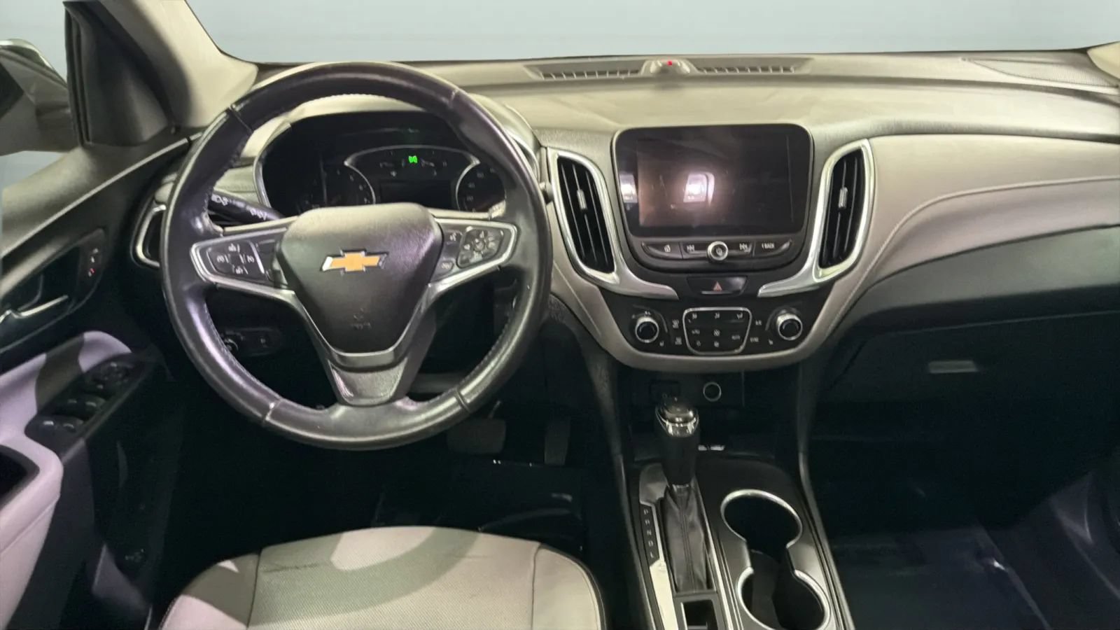 Used 2018 Chevrolet Equinox Premier FWD image 10