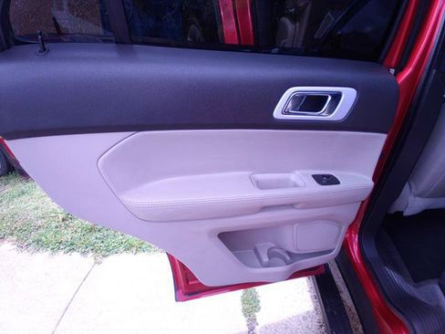 Used 2012 Ford Explorer XLT FWD image 13