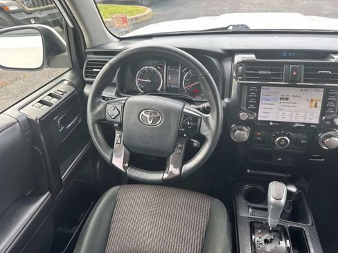Used 2022 Toyota 4Runner TRD Off-Road AWD/4WD image 14