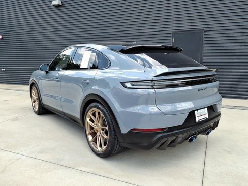 Certified 2024 Porsche Cayenne Turbo GT AWD/4WD image 3