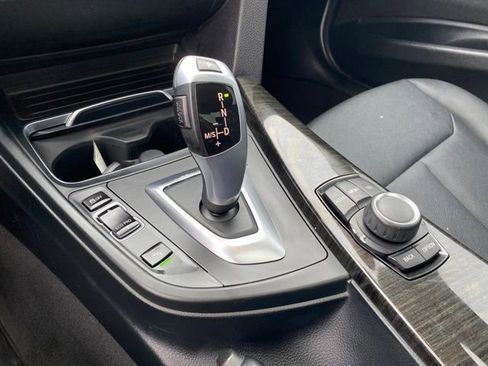 Used 2017 BMW 320i Sedan image 11