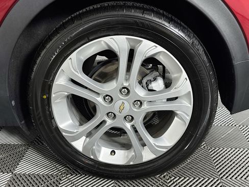 Used 2020 Chevrolet Bolt LT image 36
