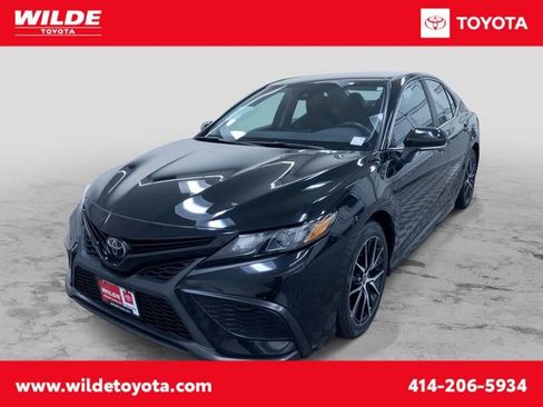 Used 2023 Toyota Camry SE image 1