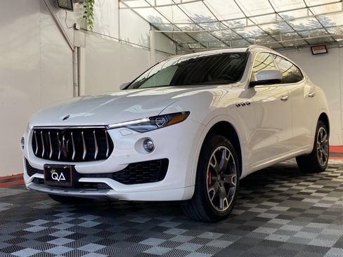 Used 2017 Maserati Levante S AWD/4WD image 3