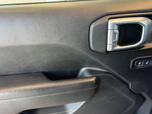 Used 2022 Jeep Wrangler Unlimited Sport S image 11