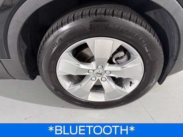 Used 2022 Volvo XC40 T5 Momentum AWD/4WD image 16
