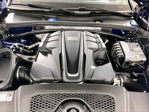Certified 2024 Porsche Macan GTS AWD/4WD image 25