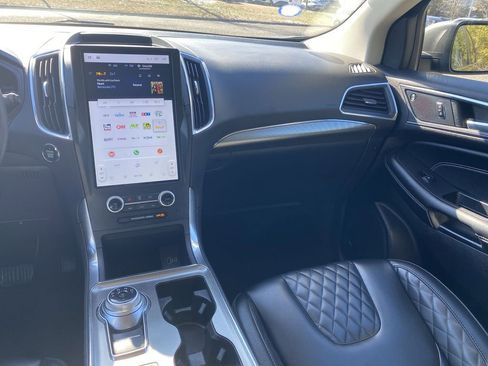 Used 2024 Ford Edge Titanium image 11