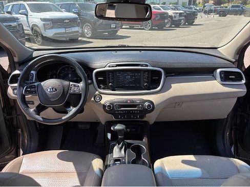 Used 2019 Kia Sorento EX AWD/4WD image 18
