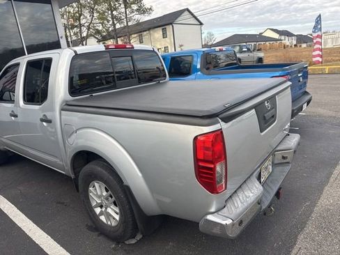 Used 2021 Nissan Frontier SV image 5
