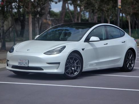 Used 2021 Tesla Model 3 Standard Range Plus RWD image 23