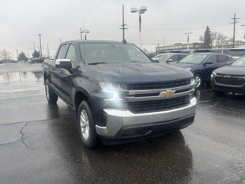 Used 2021 Chevrolet Silverado 1500 LT w/ Convenience Package II image 3
