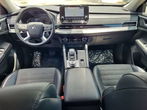 Used 2024 Mitsubishi Outlander SE AWD/4WD image 12