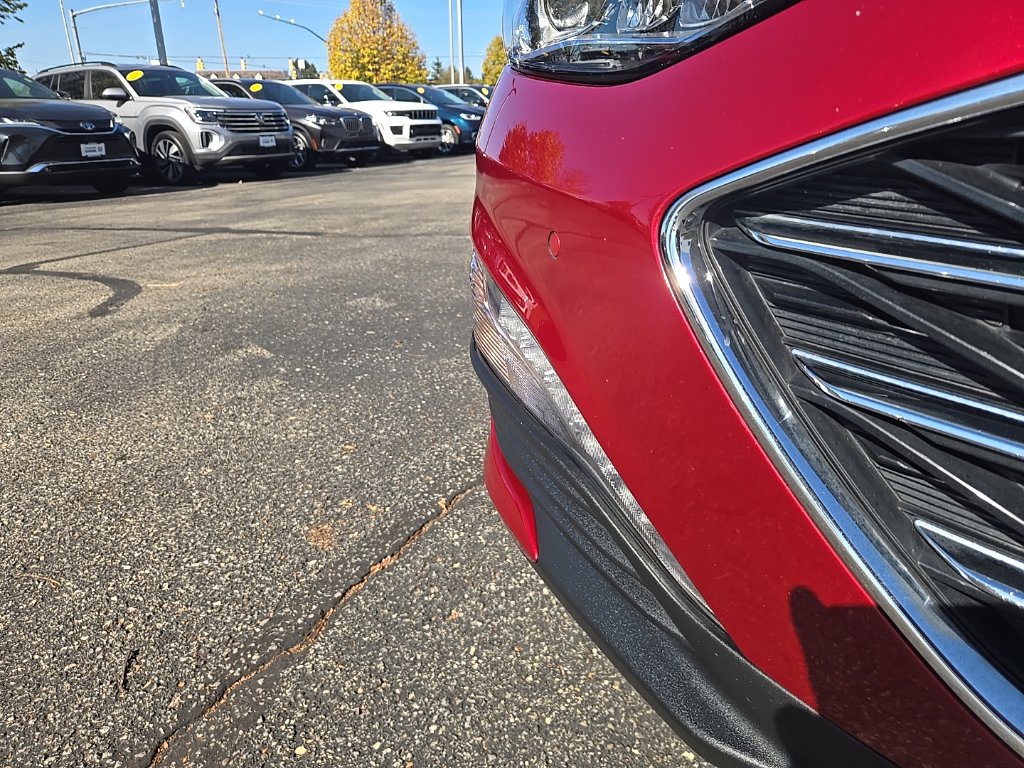 Used 2019 Chevrolet Malibu Premier w/ Sun and Wheel Package FWD image 20