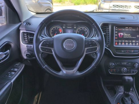 Used 2021 Jeep Cherokee Latitude Lux w/ Comfort/Convenience Group FWD image 15