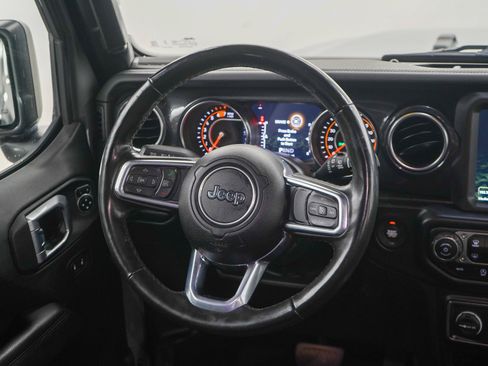 Used 2022 Jeep Wrangler Unlimited Sahara AWD/4WD image 14