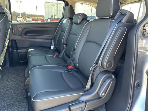 New 2026 Honda Odyssey Touring image 17
