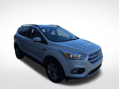 Used 2018 Ford Escape SEL image 4