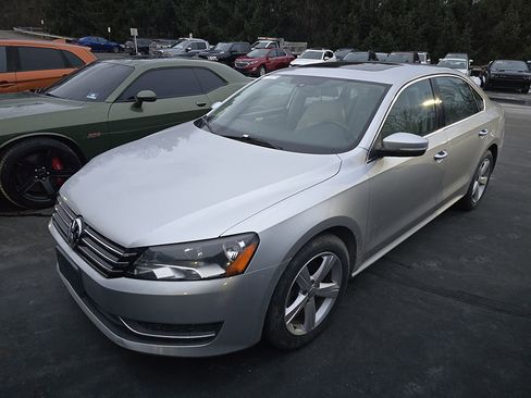 Used 2013 Volkswagen Passat 2.5 SE image 1