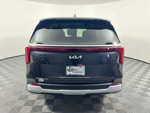 New 2026 Kia Carnival LX FWD image 4