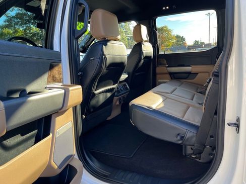 Used 2022 Ford F150 Lariat w/ Equipment Group 502A High image 10