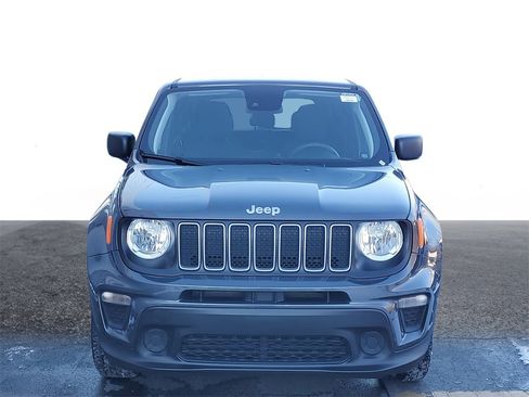 Used 2023 Jeep Renegade Latitude image 2
