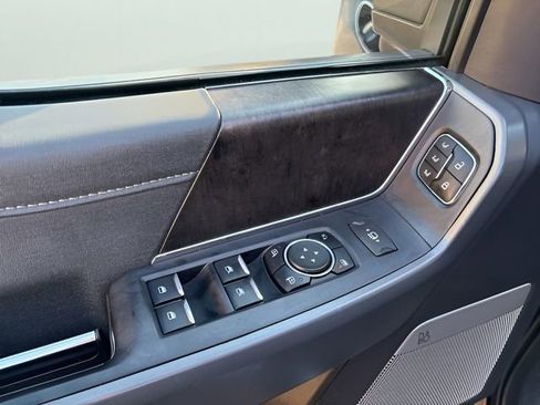 Used 2023 Ford F350 Lariat image 19