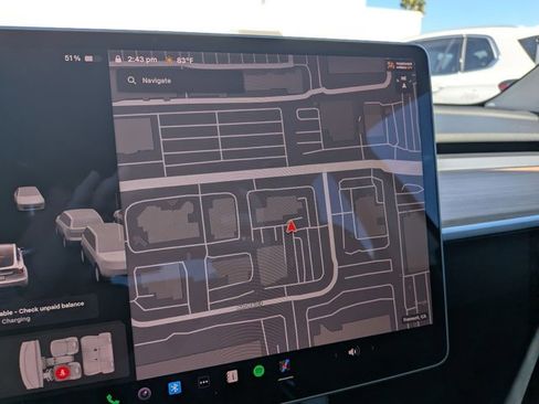 Used 2022 Tesla Model Y Long Range image 13